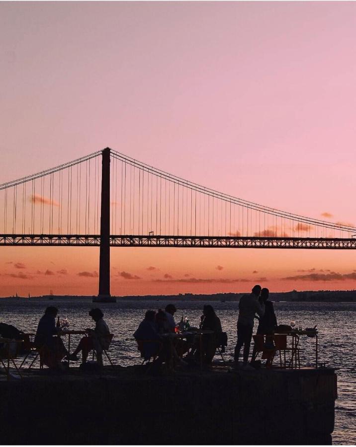 Besthomestay- Caparica Beach Lisbon Almada Luaran gambar