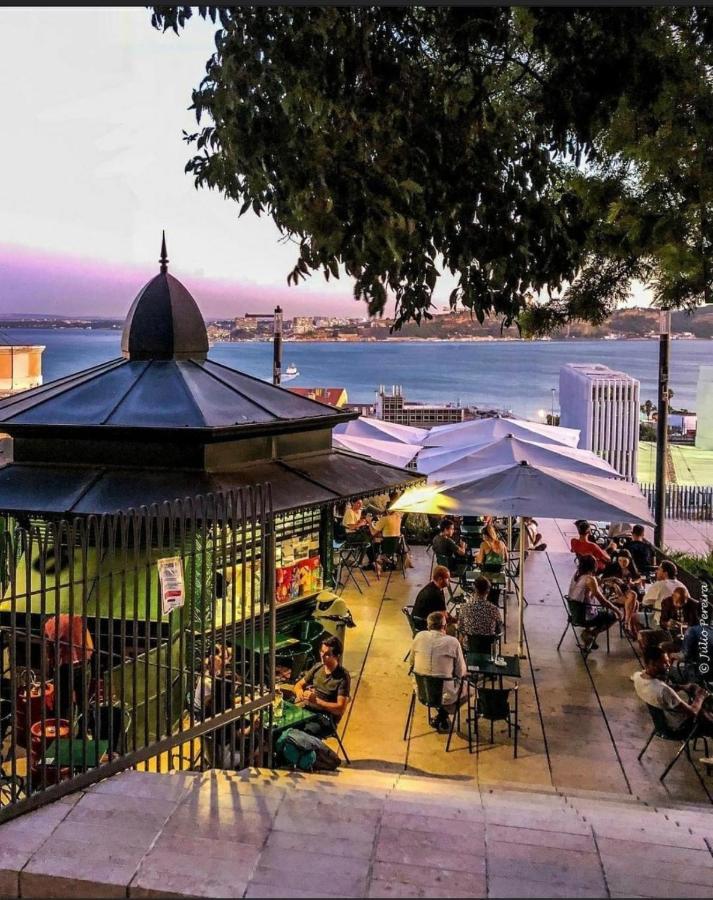 Besthomestay- Caparica Beach Lisbon Almada Luaran gambar