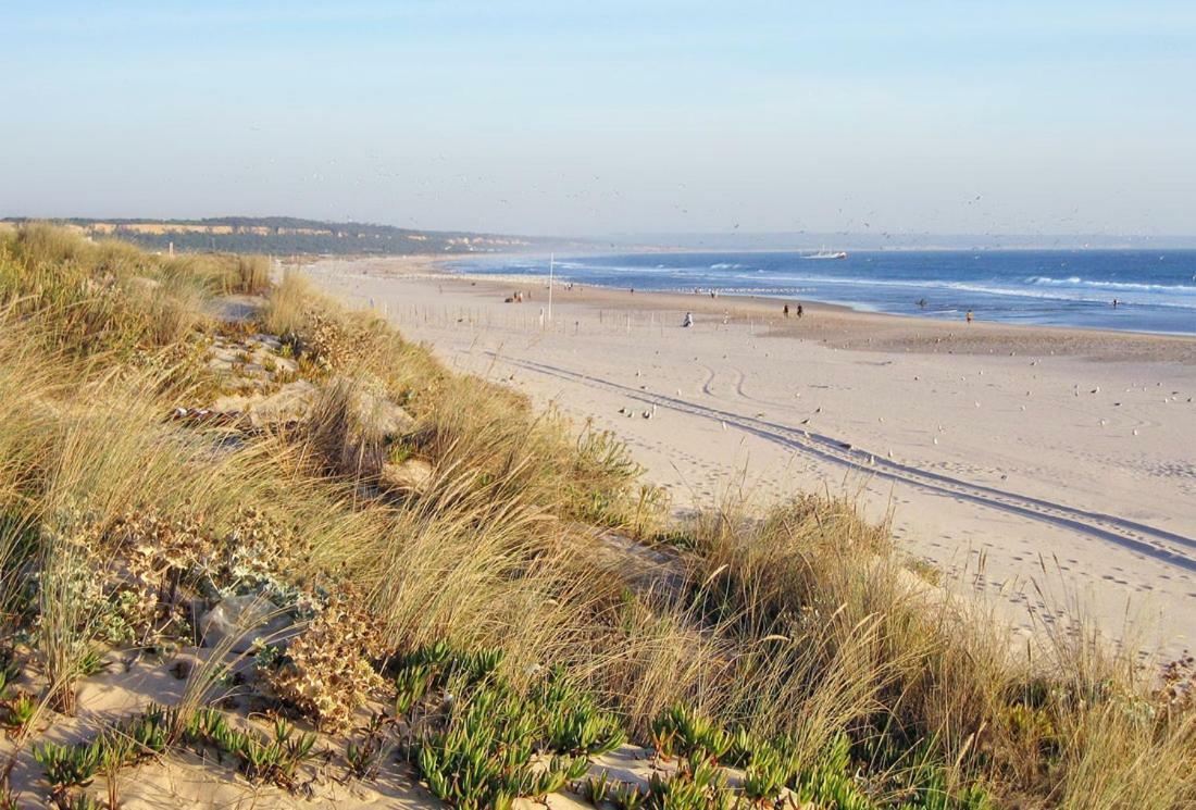 Besthomestay- Caparica Beach Lisbon Almada Luaran gambar